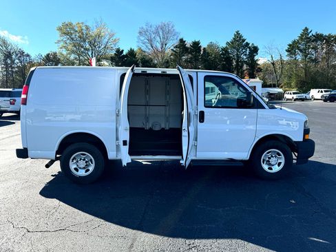 Used 2019 Chevrolet Express 2500 w/ Driver Convenience Package image 9