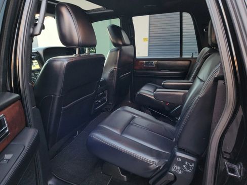 Used 2016 Lincoln Navigator L Select image 13