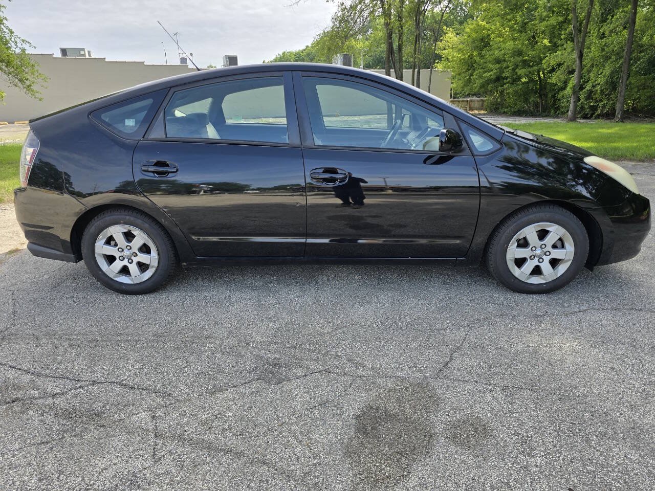 Used 2005 Toyota Prius w/ Pkg 1 FWD image 4