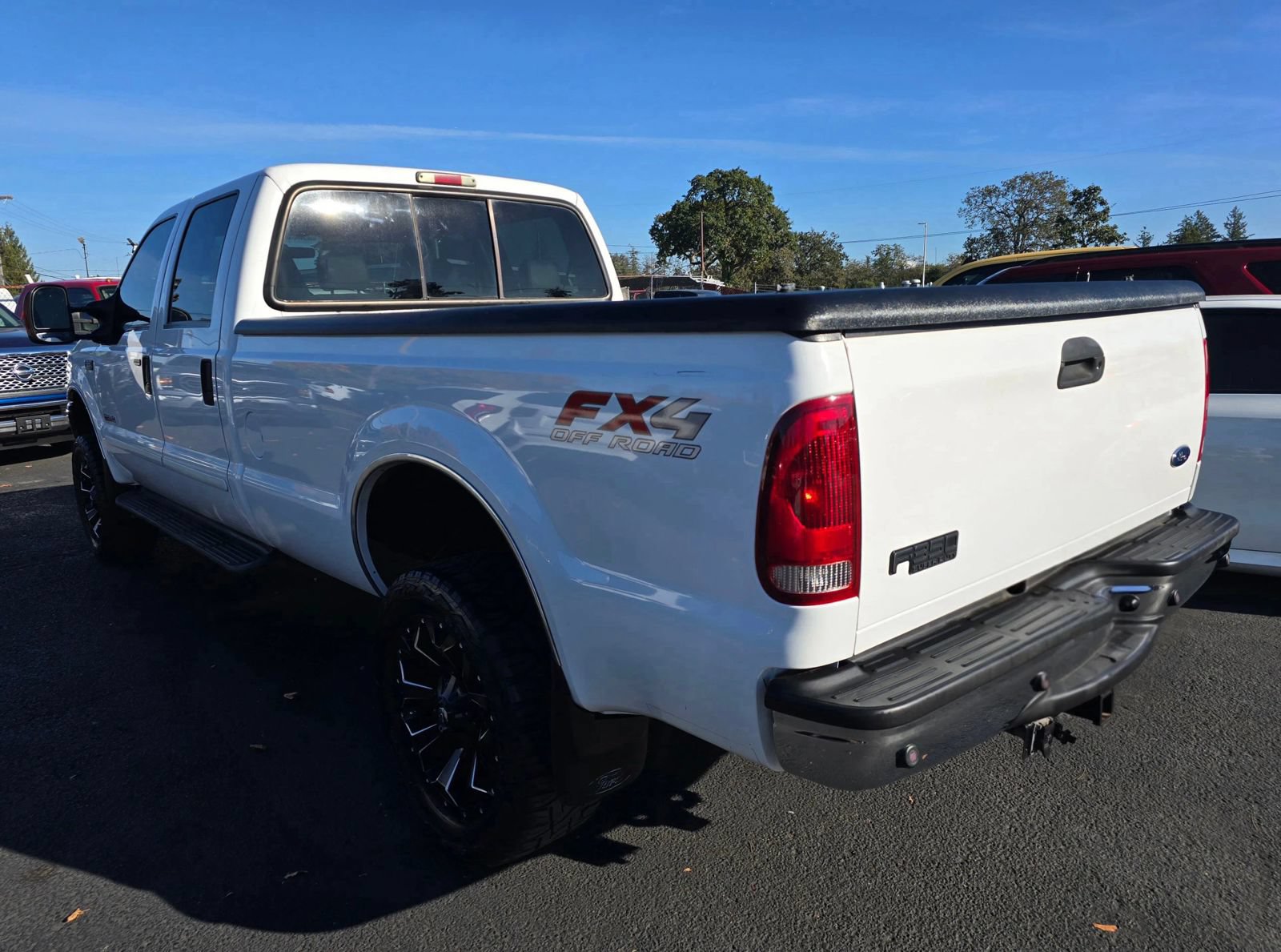 Used 2004 Ford F350 Lariat AWD/4WD image 3