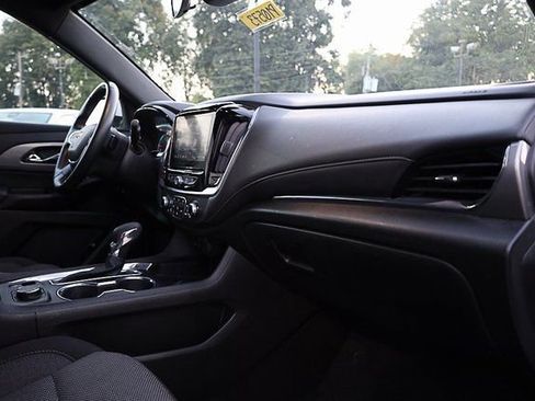 Used 2023 Chevrolet Traverse LT w/ LPO, Cargo Package image 27