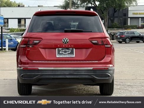 Used 2022 Volkswagen Tiguan SE image 8