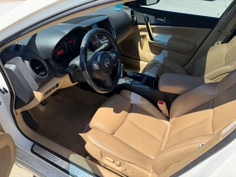 Used 2011 Nissan Maxima 3.5 SV w/ Cold Pkg FWD image 10