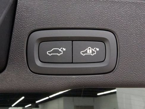 Used 2025 Volvo XC60 T8 Plus w/ Protection Package Premier AWD/4WD image 28