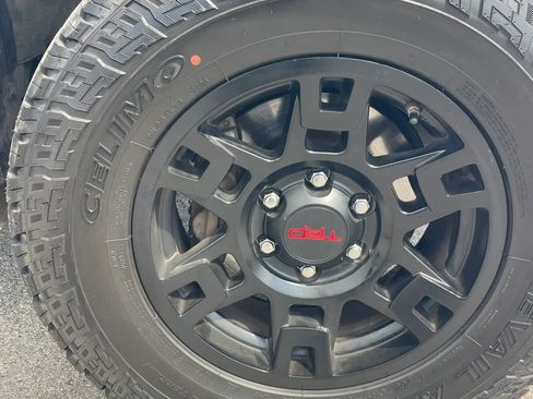 Used 2021 Toyota 4Runner SR5 Premium w/ Moonroof Package RWD image 5