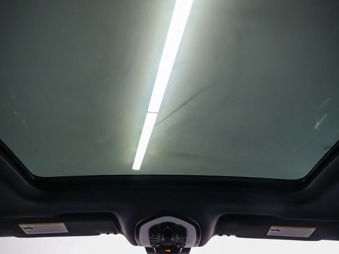 Certified 2023 Porsche Macan S AWD/4WD image 20