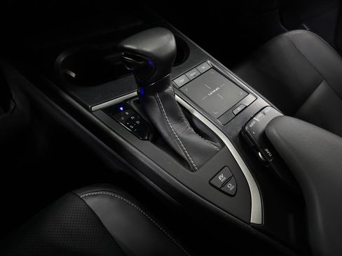 Used 2019 Lexus UX 250h image 30