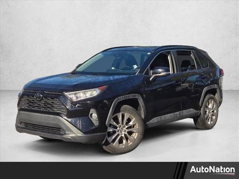 Used 2021 Toyota RAV4 XLE Premium image 1