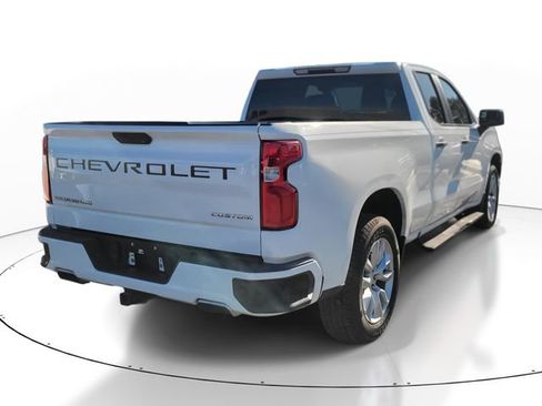 Used 2020 Chevrolet Silverado 1500 Custom w/ Custom Value Package image 4