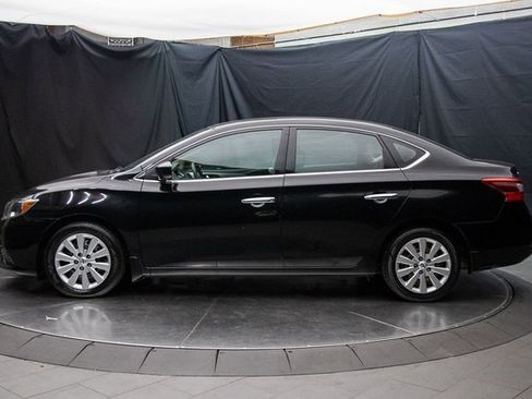Used 2017 Nissan Sentra S image 9