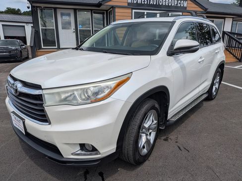 Used 2016 Toyota Highlander Limited AWD/4WD image 2