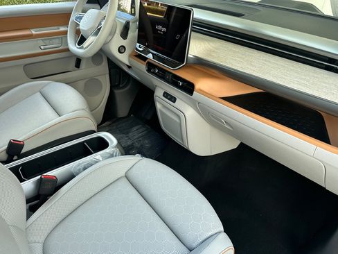 New 2025 Volkswagen ID. Buzz Pro S Plus image 16