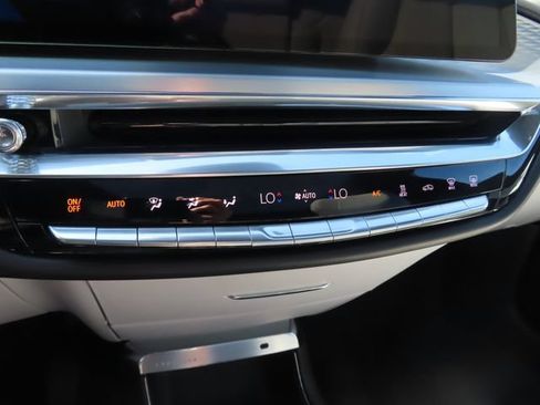 Used 2024 Cadillac Lyriq Sport AWD/4WD image 32