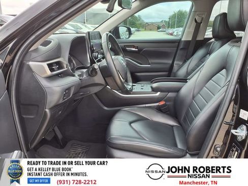 Used 2023 Toyota Highlander XLE image 5