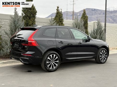 Used 2025 Volvo XC60 B5 Plus image 10