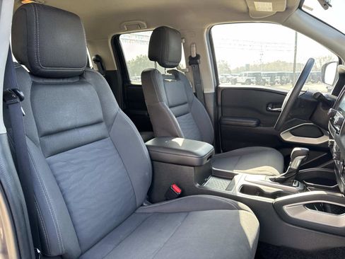 Used 2023 Nissan Frontier SV image 22