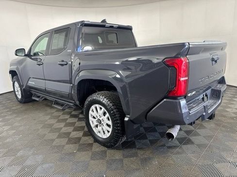 Used 2025 Toyota Tacoma SR5 AWD/4WD image 6