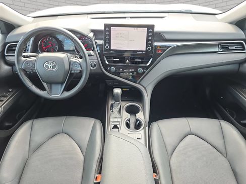 Used 2022 Toyota Camry XSE FWD image 10
