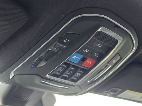 Used 2024 Jeep Grand Cherokee Limited w/ Luxury Tech Group II image 34