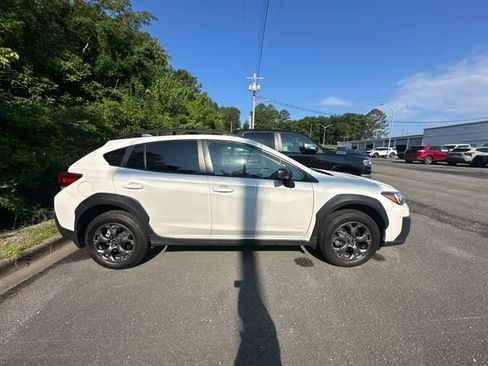 Used 2022 Subaru Crosstrek 2.5i Sport w/ Moonroof Package AWD/4WD image 2