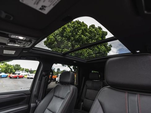 Used 2023 Chevrolet Tahoe RST w/ Luxury Package AWD/4WD image 24