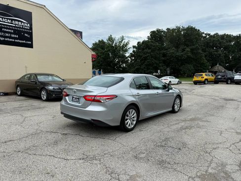 Used 2018 Toyota Camry LE FWD image 7