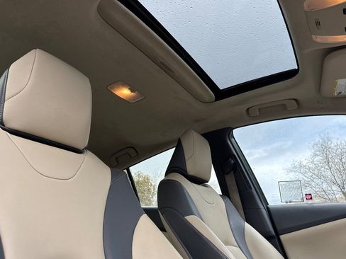 Used 2016 Toyota Prius Four w/ Advanced Technology Package image 16