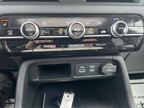 Used 2025 Honda Pilot Touring image 50