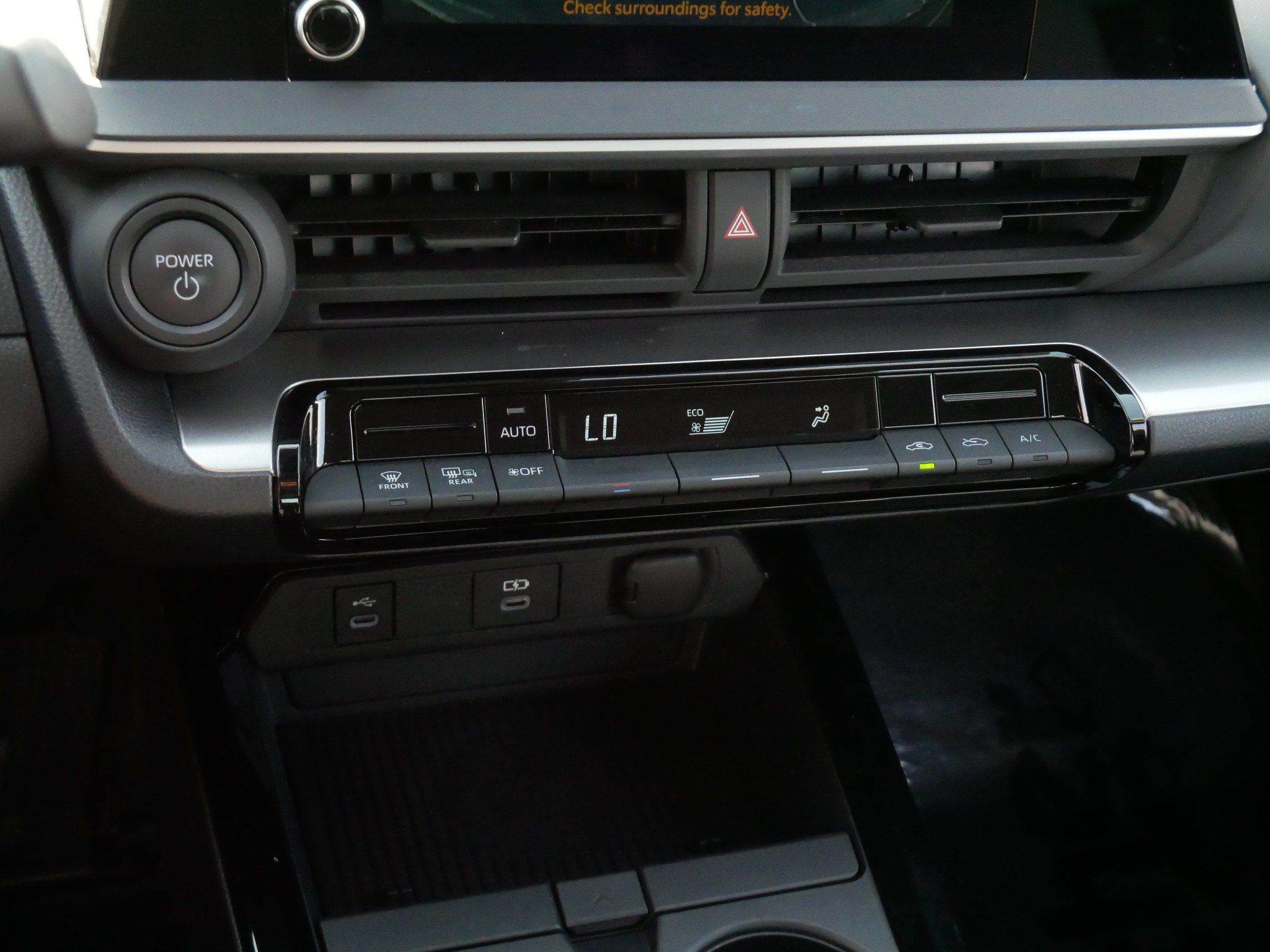 Certified 2025 Toyota Prius LE FWD image 23
