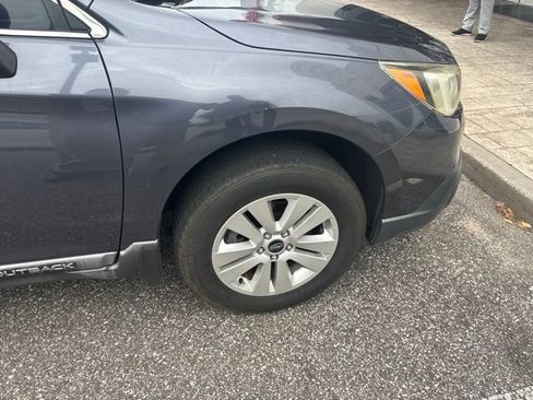 Used 2017 Subaru Outback 2.5i w/ Popular Package #2 AWD/4WD image 10