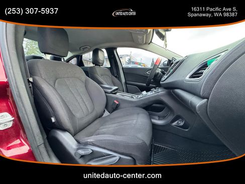 Used 2015 Chrysler 200 Limited image 8