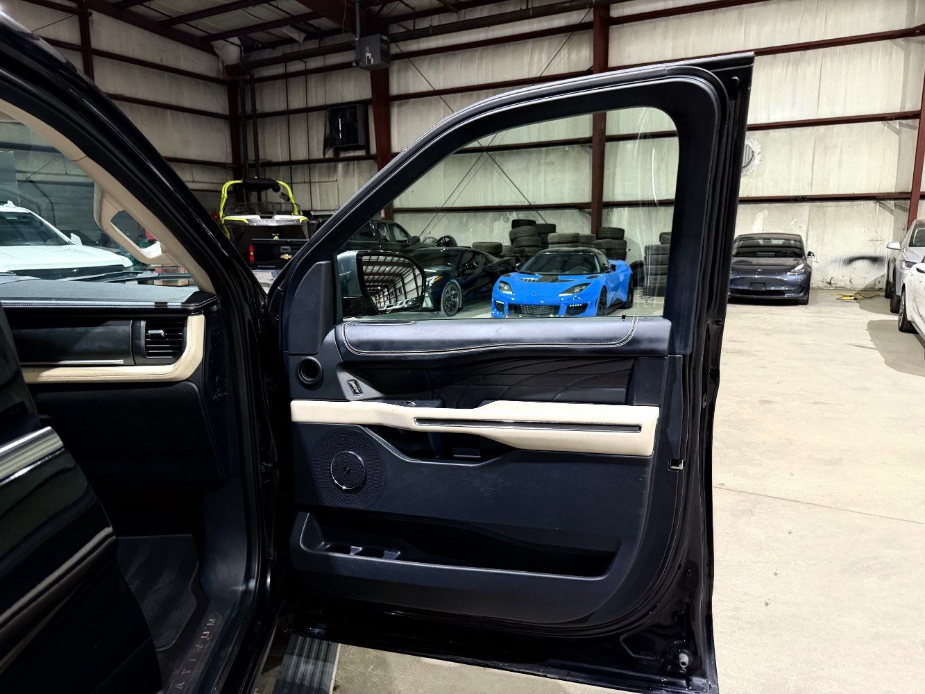 Used 2023 Ford Expedition Max Platinum AWD/4WD image 24