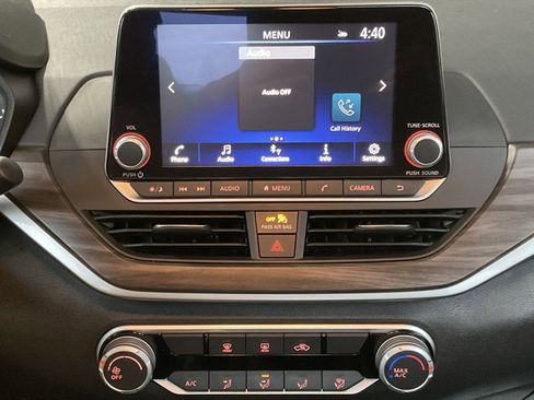 Used 2025 Nissan Altima 2.5 SV image 15