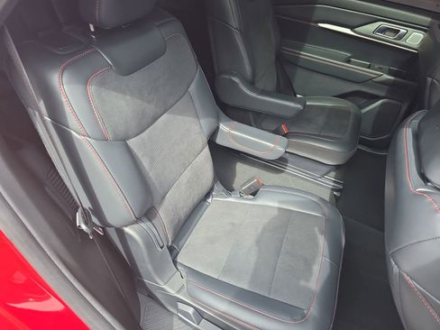 Used 2025 Ford Explorer ST w/ Sun And Sound Package image 11