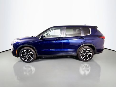 Used 2024 Mitsubishi Outlander SE Black Edition image 6