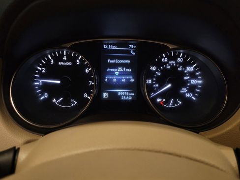 Used 2015 Nissan Rogue SV w/ SV Premium Package FWD image 23