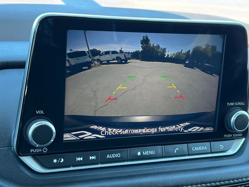 Used 2023 Nissan Rogue SV image 20