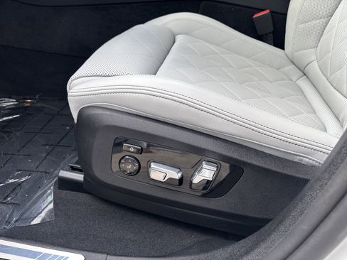 Used 2025 BMW X6 xDrive40i image 18