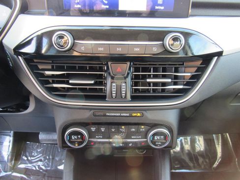 Used 2021 Ford Escape SE w/ Convenience Package image 22