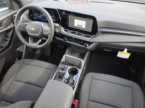 New 2026 Chevrolet Equinox LT w/ Safety and Technology Package FWD image 21