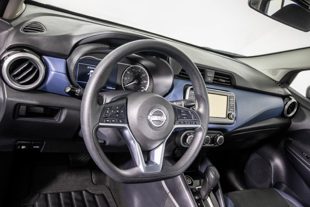 Used 2025 Nissan Versa SV FWD image 18