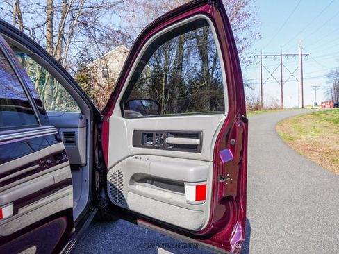 Used 1996 Chevrolet Impala SS RWD image 29