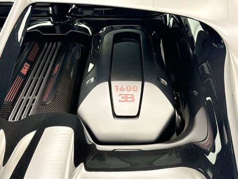 Used 2023 Bugatti Chiron Super Sport AWD/4WD image 29