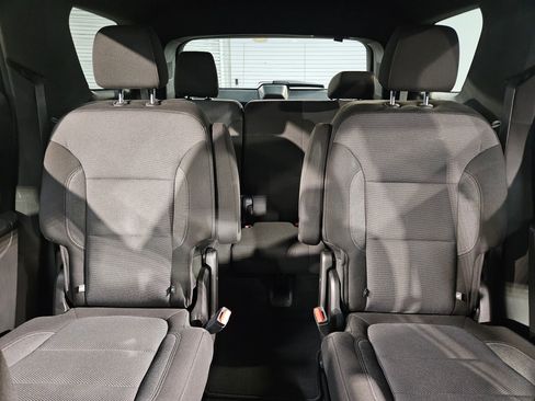 Used 2023 Chevrolet Traverse LT FWD image 13