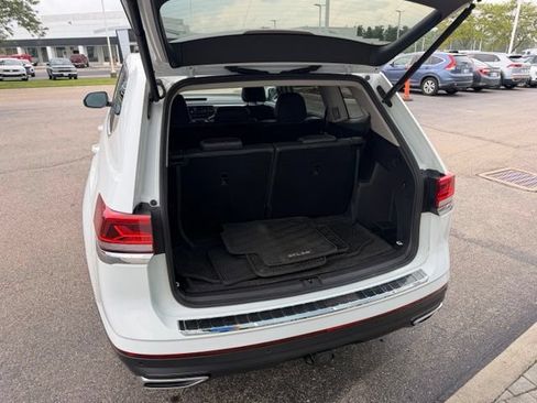Certified 2023 Volkswagen Atlas SE w/ Panoramic Sunroof Package AWD/4WD image 15
