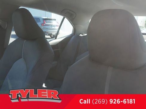 Used 2021 Toyota Camry LE FWD image 33