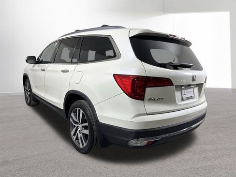 Used 2017 Honda Pilot Touring image 32
