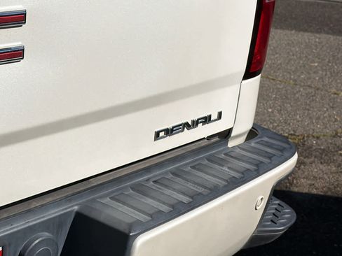 Used 2015 GMC Sierra 1500 Denali w/ Driver Alert Package image 19