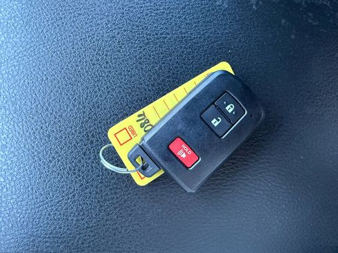 Used 2022 Toyota Tacoma TRD Off-Road image 44