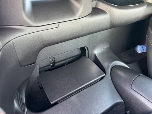 Used 2012 Nissan 370Z Roadster image 16